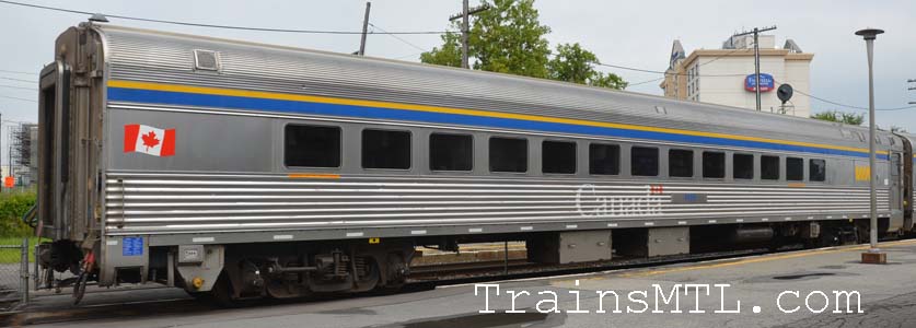 Passenger car VIA 4106 left side / Wagon de passager VIA 4106 coté gauche